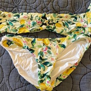 Pilyq strapless swim suit- like new! Yellow and green s bottoms m top